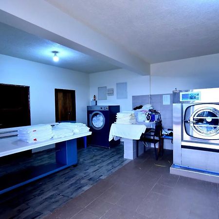 Victoria Mews Hotel Kampala Dış mekan fotoğraf