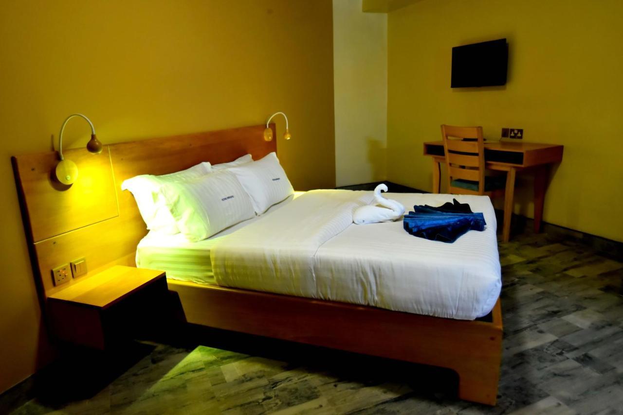 Victoria Mews Hotel Kampala Dış mekan fotoğraf