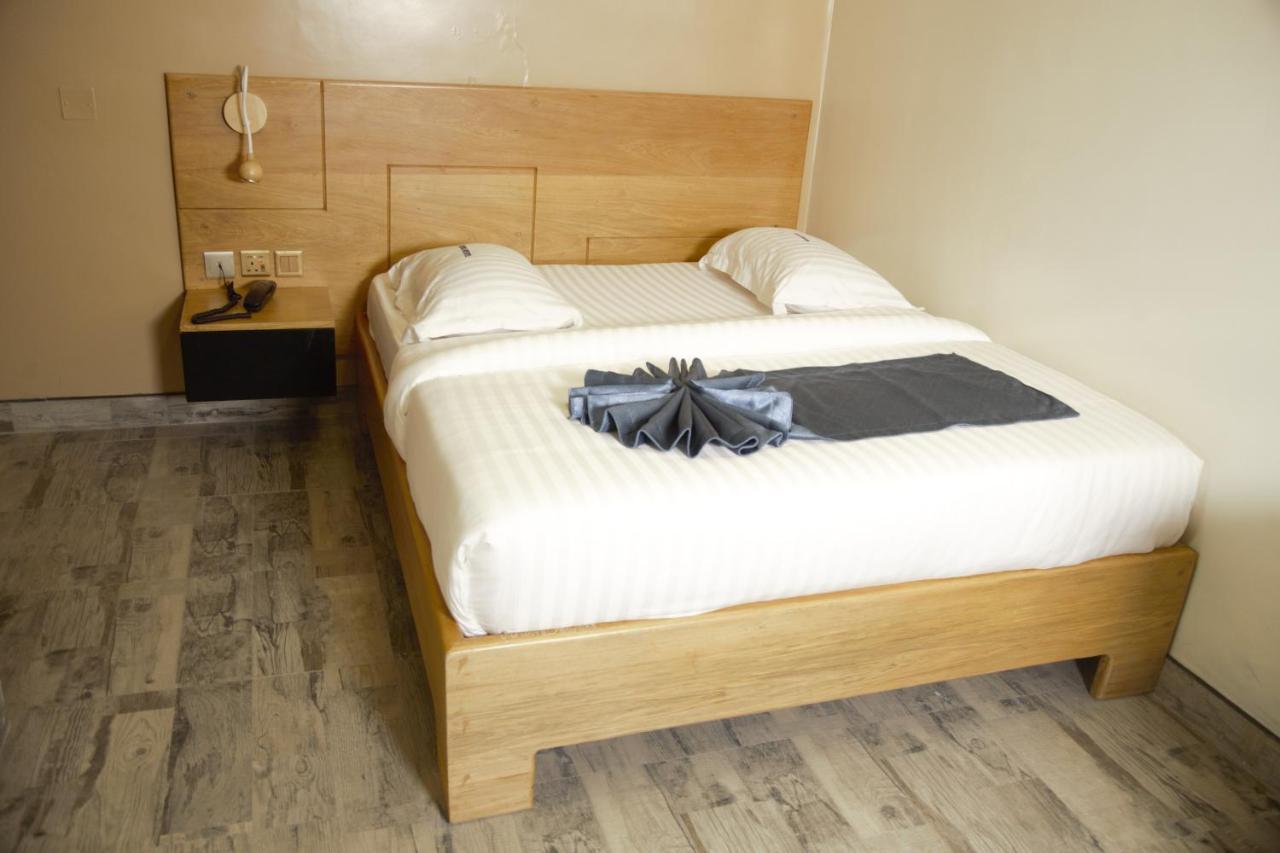 Victoria Mews Hotel Kampala Dış mekan fotoğraf